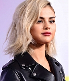 Selena_Gomez_-_2017_American_Music_Awards_on_November_19-25.jpg