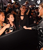 Selena_Gomez_-_2017_American_Music_Awards_on_November_19-27~0.jpg