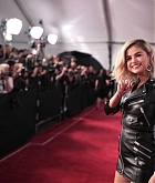 Selena_Gomez_-_2017_American_Music_Awards_on_November_19-49.jpg