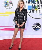 Selena_Gomez_-_2017_American_Music_Awards_on_November_19-71.jpg