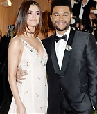 Selena_Gomez_-_2017_MET_Gala_at_The_Metropolitan_Museum_of_Art_on_May_1-15.jpg