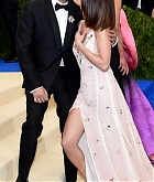 Selena_Gomez_-_2017_MET_Gala_at_The_Metropolitan_Museum_of_Art_on_May_1-58.jpg