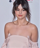 Selena_Gomez_-_2020_Hollywood_Beauty_Awards-22.jpg