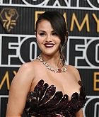 Selena_Gomez_-_75th_Primetime_Emmy_Awards_at_the_Peacock_Theater2C_Los_Angeles_CA_-_January_152C_202434.jpg