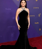 Selena_Gomez_-_76th_Primetime_Emmy_Awards_in_Los_Angeles2CSeptember_152C_2024_03.jpg
