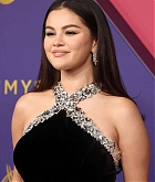 Selena_Gomez_-_76th_Primetime_Emmy_Awards_in_Los_Angeles2CSeptember_152C_2024_06.jpg