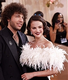 Selena_Gomez_-_83rd_annual_Golden_Globe_Awards_-_January_112C_2026_20.jpg