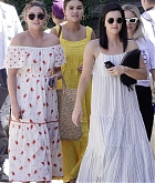 Selena_Gomez_-_Arrives_on_a_helicopter_in_the_Italian_village_of_Civita_di_Bagnoregio_24_07_19-06.jpg
