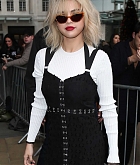 Selena_Gomez_-_Arriving_at_BBC_Radio_One_in_London2C_UK_on_December_4-03.jpg