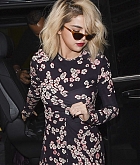 Selena_Gomez_-_Arriving_at_KISS_radio_in_London2C_UK_on_December_4-08.jpg