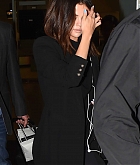 Selena_Gomez_-_Arriving_at_the_airport_in_Bogota2C_Colombia_on_March_24-02.jpg