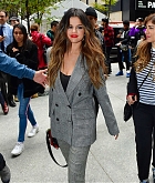 Selena_Gomez_-_Arriving_to_IHeartRadio_in_New_York_City2C_10282019-02.jpg