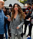 Selena_Gomez_-_Arriving_to_IHeartRadio_in_New_York_City2C_10282019-03.jpg