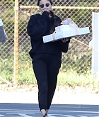 Selena_Gomez_-_Arriving_to_a_party_in_Studio_City2C_CA_-_February_242C_2018-01.jpg
