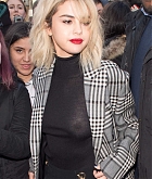 Selena_Gomez_-_At_Capital_Radio_in_London2C_UK_on_December_4-04.jpg