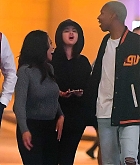 Selena_Gomez_-_At_Disney_California_Adventure_Park_In_Anaheim2C_California_-_May_5-04.jpg