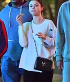 Selena_Gomez_-_At_Disneyland_with_The_Weeknd_in_Anaheim2C_CA_on_August_21-19.jpg