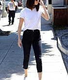 Selena_Gomez_-_At_Gyu-Kaku_Japanese_BBQ_in_LA_on_March_312C_2017-01.jpg