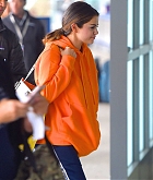 Selena_Gomez_-_At_JFK_Airport_in_New_York_October_302C_2019-03.jpg