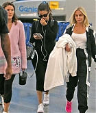 Selena_Gomez_-_At_JFK_Airport_with_Raquelle_Stevens_in_NYC_September_72C_2018-01.jpg