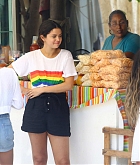 Selena_Gomez_-_At_Sayulita_Vilage_while_on_vacation_in_Punta_de_Mita_Mexico_June_302C_2019-13.jpg