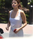 Selena_Gomez_-_At_Sony_Studios_in_Los_Angeles_on_June_13-03.jpg