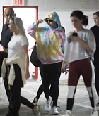 Selena_Gomez_-_At_pilates_session_with_friends_in_West_Hollywood2C_05252019-02.jpg