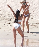 Selena_Gomez_-_At_the_Beach_in_Cabo_San_Lucas2C_2019-02-11-01.jpg