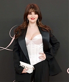 Selena_Gomez_-_At_the_Premiere_of__Lola__in_Los_Angeles_February_32C_202437.jpg
