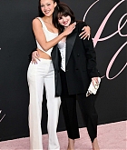 Selena_Gomez_-_At_the_Premiere_of__Lola__in_Los_Angeles_February_32C_202444.jpg