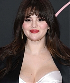 Selena_Gomez_-_At_the_Premiere_of__Lola__in_Los_Angeles_February_32C_202452.jpg