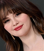 Selena_Gomez_-_At_the_Premiere_of__Lola__in_Los_Angeles_February_32C_202456.jpg