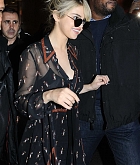 Selena_Gomez_-_Coach_House_on_Regent_Street_in_London2C_UK_on_December_4-03.jpg