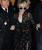 Selena_Gomez_-_Coach_House_on_Regent_Street_in_London2C_UK_on_December_4-05.jpg