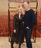 Selena_Gomez_-_Coach_In-Store_Event_With_Selena_Gomez_on_December_4-04.jpg