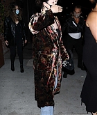 Selena_Gomez_-_Dinner_with_friends_at_TAO_in_Hollywood2C_California__10092021_05.jpg