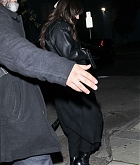 Selena_Gomez_-_Dinner_with_friends_in_Los_Angeles2C_California__0202202405.jpg