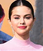 Selena_Gomez_-_Dolittle_Premiere_in_Westwood2C_CA__0111202-27.jpg