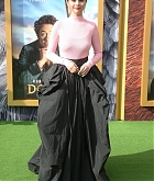 Selena_Gomez_-_Dolittle_Premiere_in_Westwood2C_CA__0111202-28.jpg