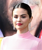Selena_Gomez_-_Dolittle_Premiere_in_Westwood2C_CA__0111202-39.jpg