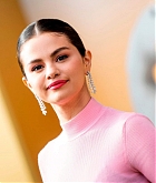 Selena_Gomez_-_Dolittle_Premiere_in_Westwood2C_CA__0111202-53.jpg