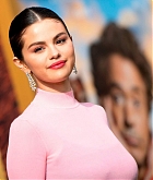 Selena_Gomez_-_Dolittle_Premiere_in_Westwood2C_CA__0111202-66.jpg
