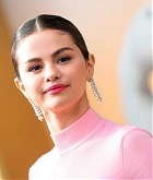 Selena_Gomez_-_Dolittle_Premiere_in_Westwood2C_CA__0111202-69.jpg