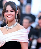 Selena_Gomez_-_Emilia_Perez_Premiere_at_the_77th_annual_Cannes_Film_Festival_on_May_18_07.jpg