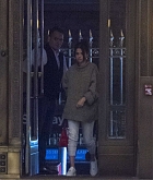 Selena_Gomez_-_Enjoy_a_dinner_date_at_Nobu2C_NYC_on_September_3-02.jpg