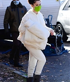Selena_Gomez_-_Filming_Only_Murders_In_The_Building_in_New_York_City_28December_72C_202029-06.jpg