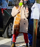 Selena_Gomez_-_Filming_Only_Murders_In_The_Building_in_New_York_City_28December_72C_202029-14.jpg
