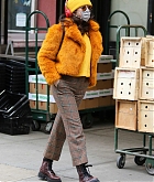Selena_Gomez_-_Filming_Only_Murders_In_The_Building_in_New_York_City_28December_72C_202029-32.jpg