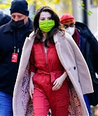 Selena_Gomez_-_Filming_Only_Murders_In_The_Building_in_New_York_City_28December_72C_202029-33.jpg