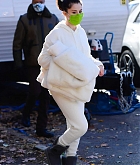 Selena_Gomez_-_Filming_Only_Murders_In_The_Building_in_New_York_City_28December_72C_202029-34.jpg